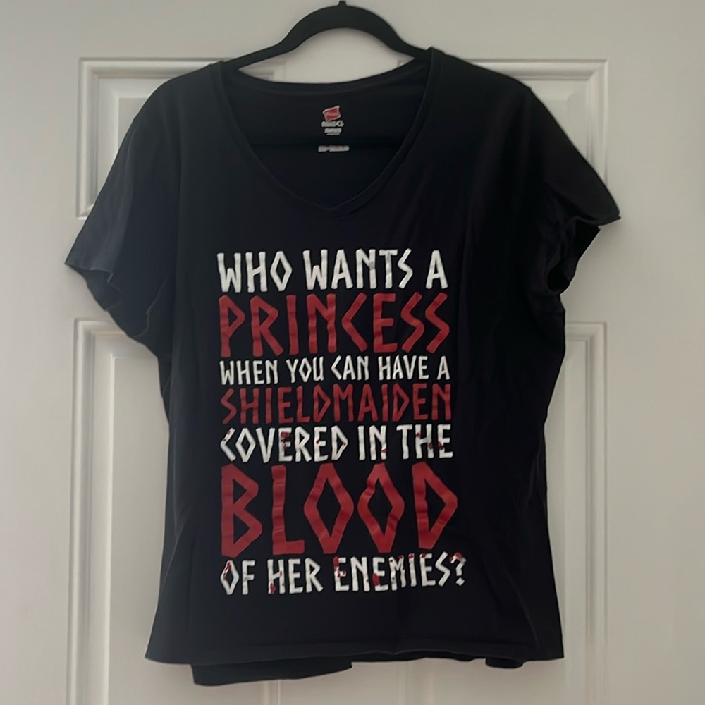 Shield Maiden Viking Woman Warrior Norse Mythology T-Shirt Size XL Hanes